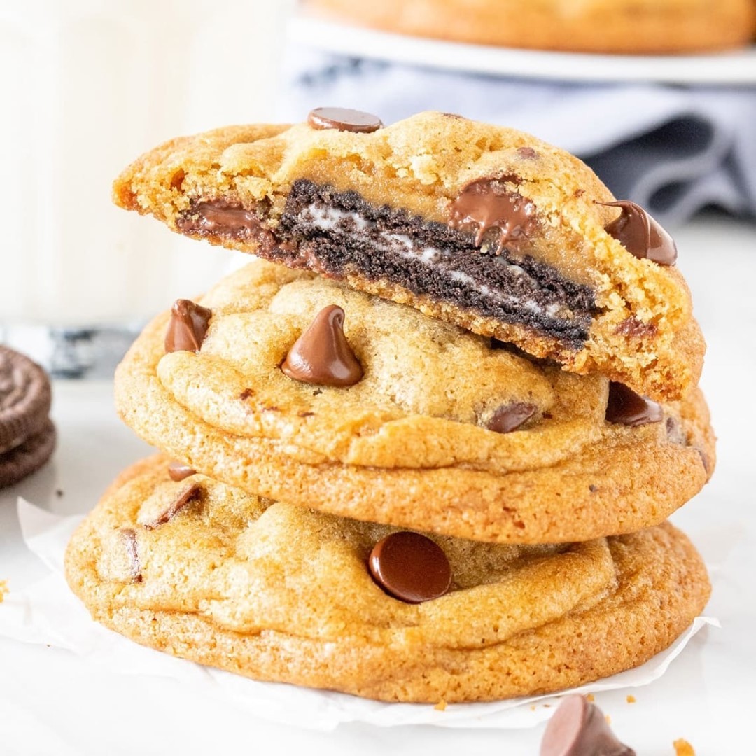 Classic Chocolate Chip Cookies Stuffed with Oreos