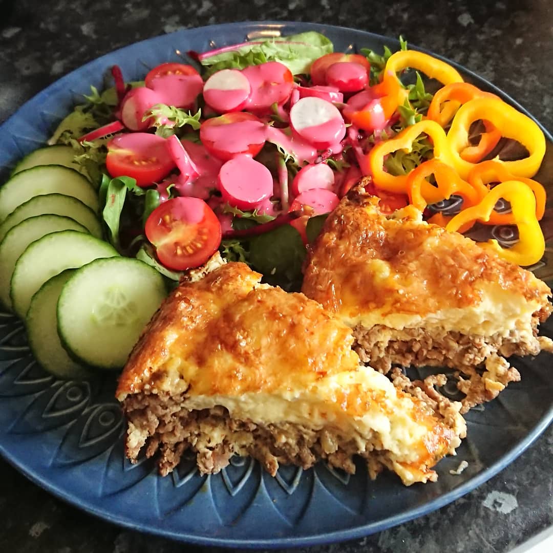 Taco Seasoned Mince Beef Pie with Eggs and Cheese