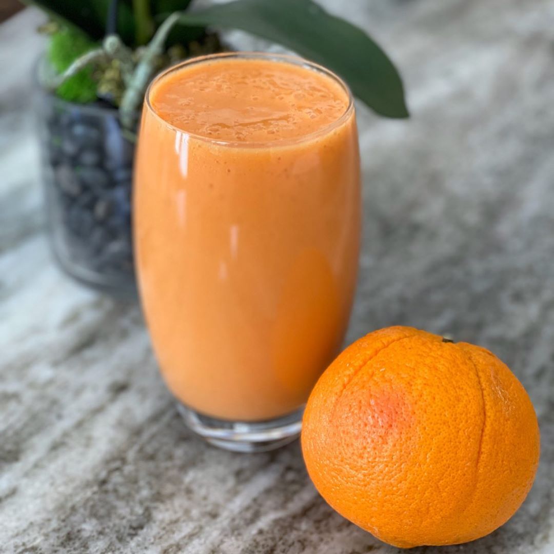 Sherbet-Tasting Orange Mango Smoothie