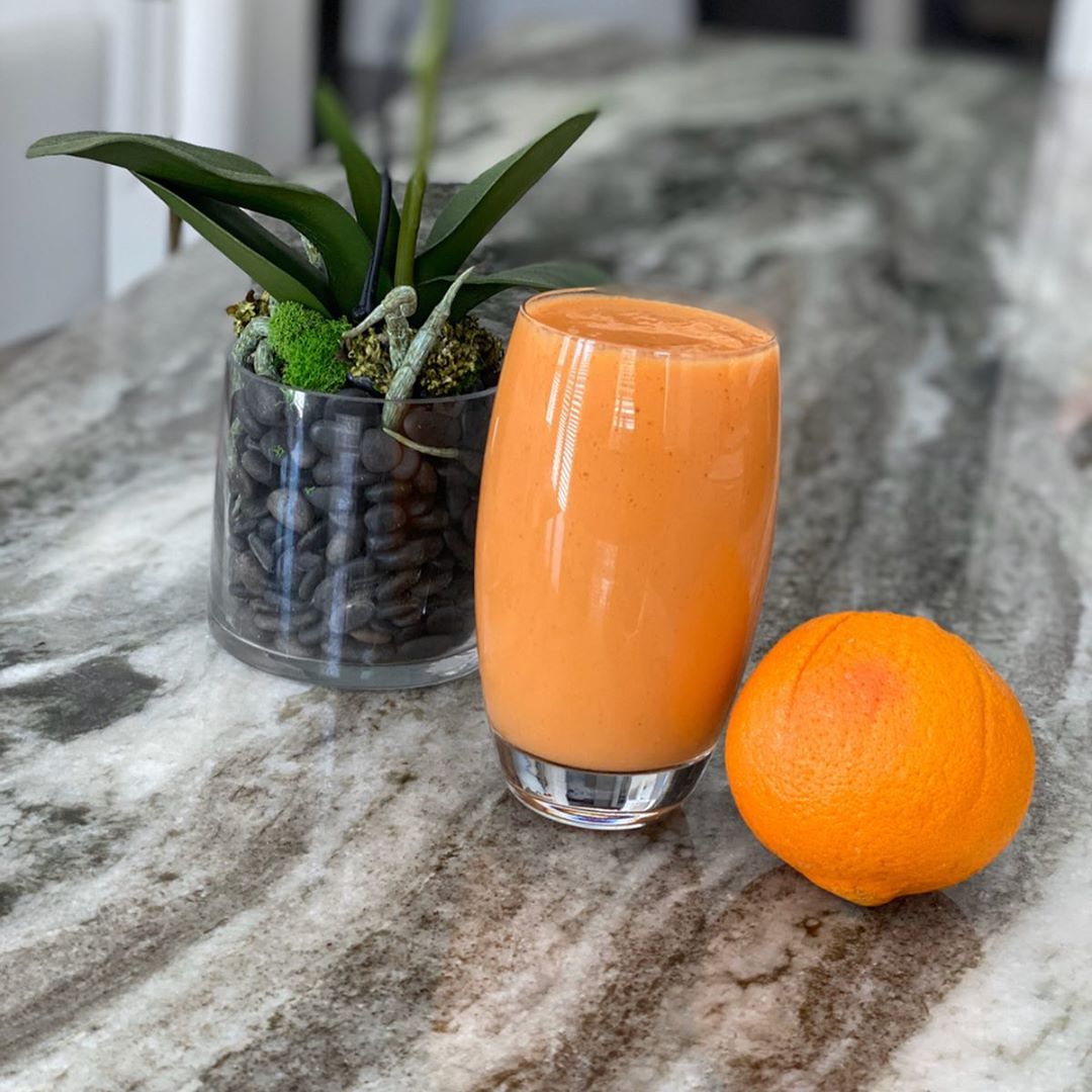 Sherbet-Tasting Orange Mango Smoothie