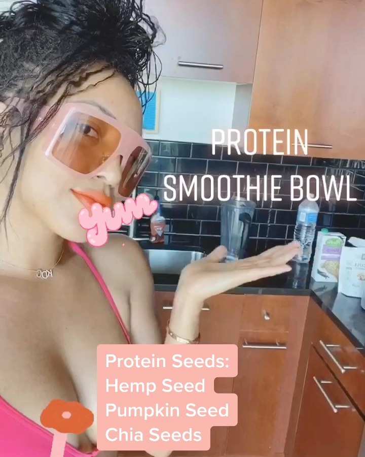 Fruity Protein Smoothie Bowl