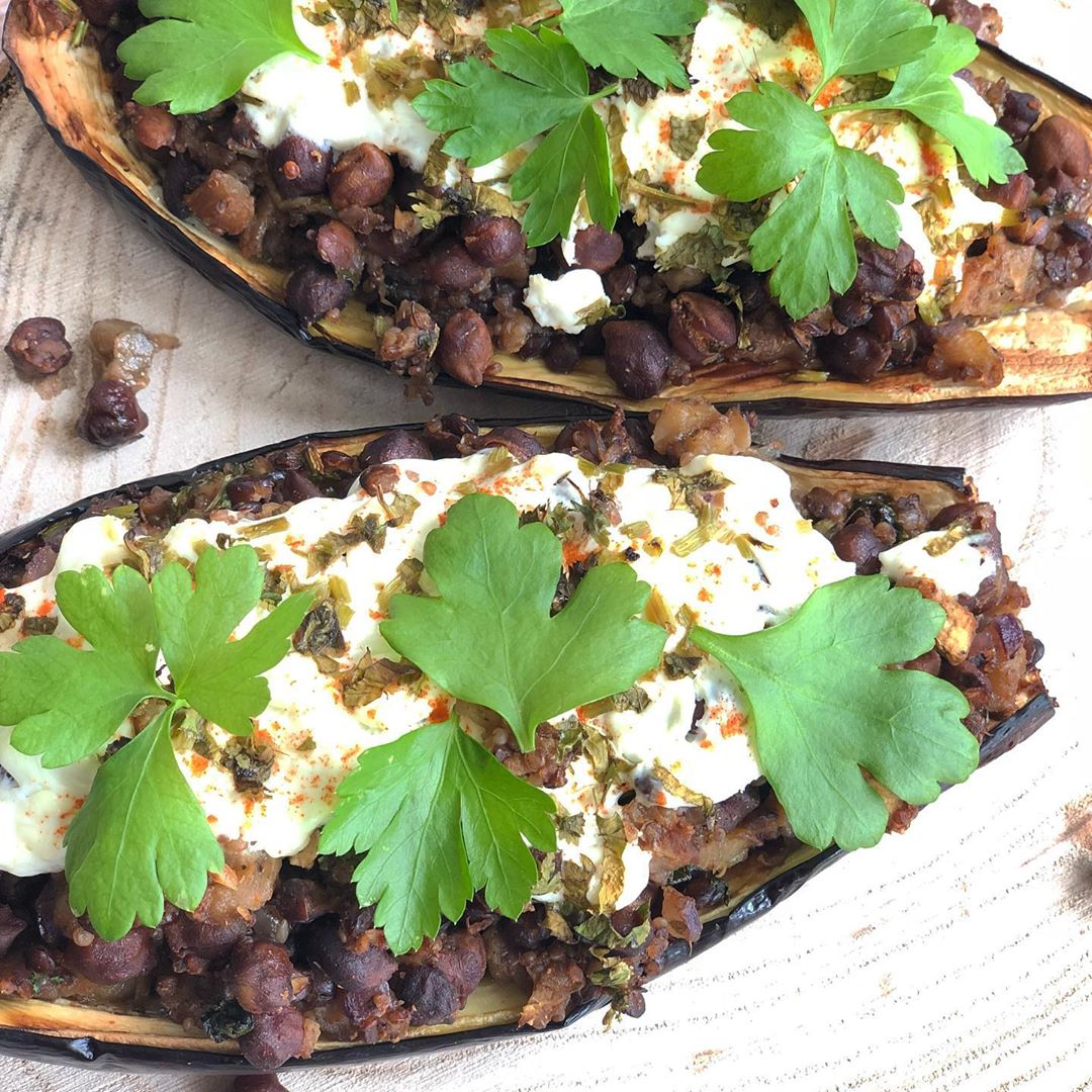 Stuffed Aubergine Boats with Chickpea Filling