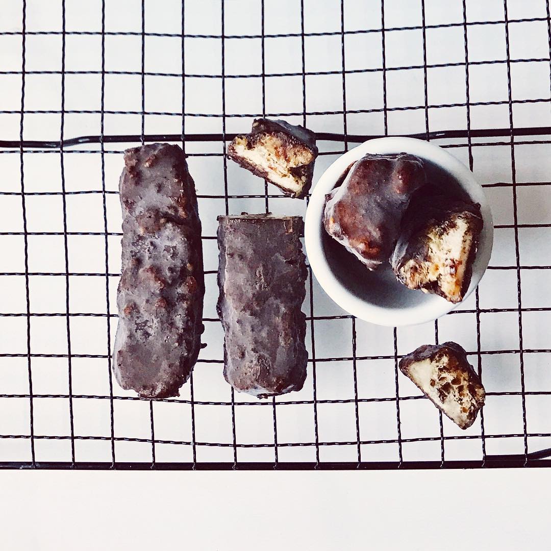 Homemade Snickers Bars with Almonds and Caramel