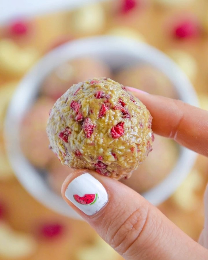 Berry Cashew Protein Bites