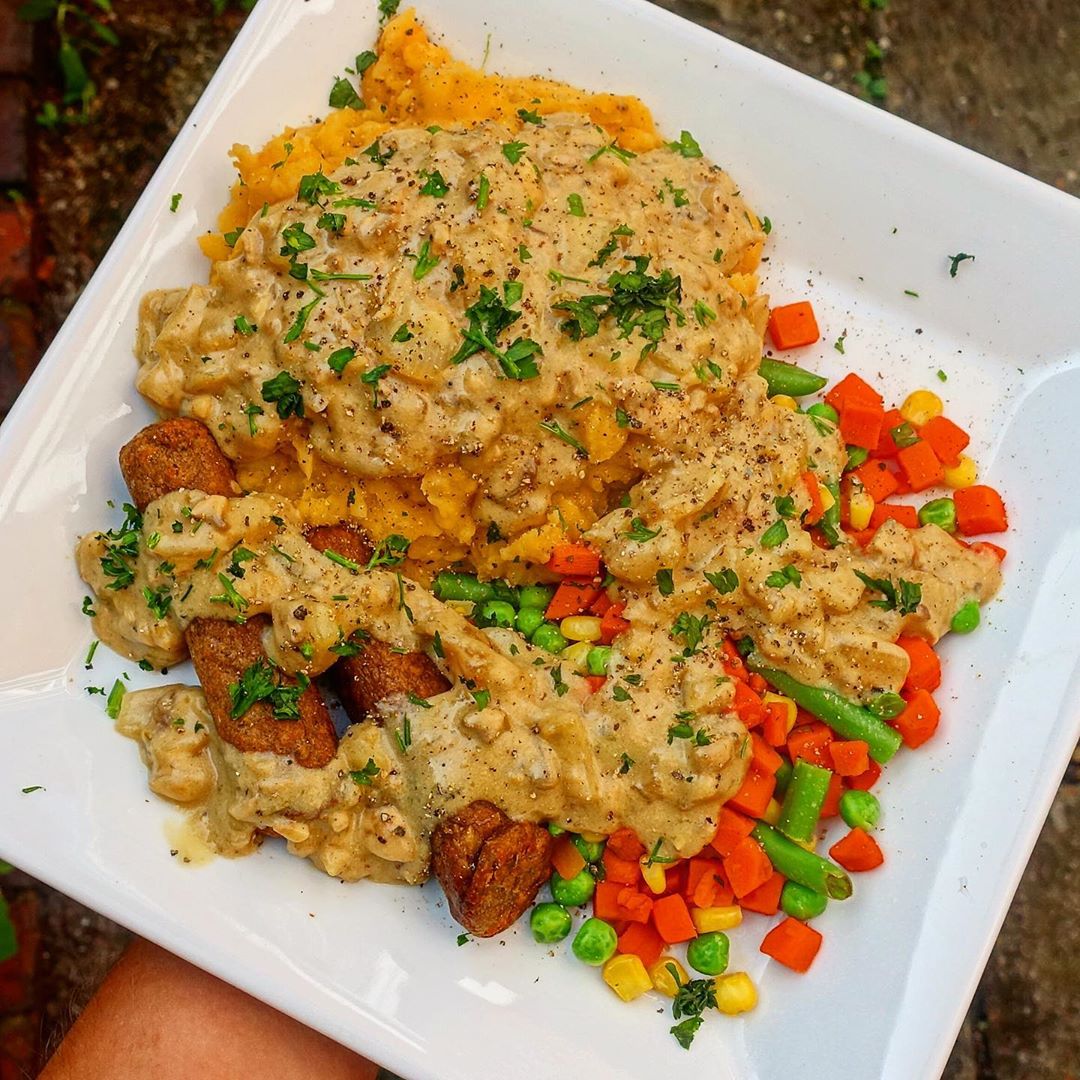 Creamy Mushroom Gravy for Bangers and Mash