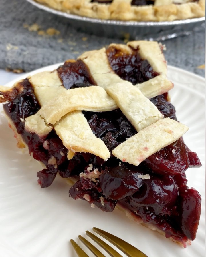 Easy Vegan Cherry Pie