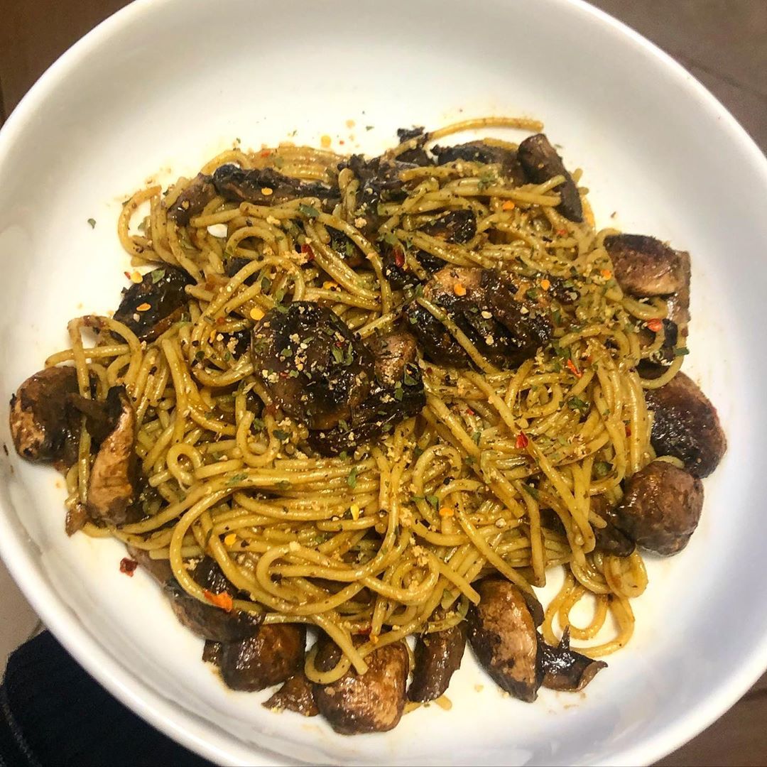 Creamy Garlic Herb Mushroom Spaghetti