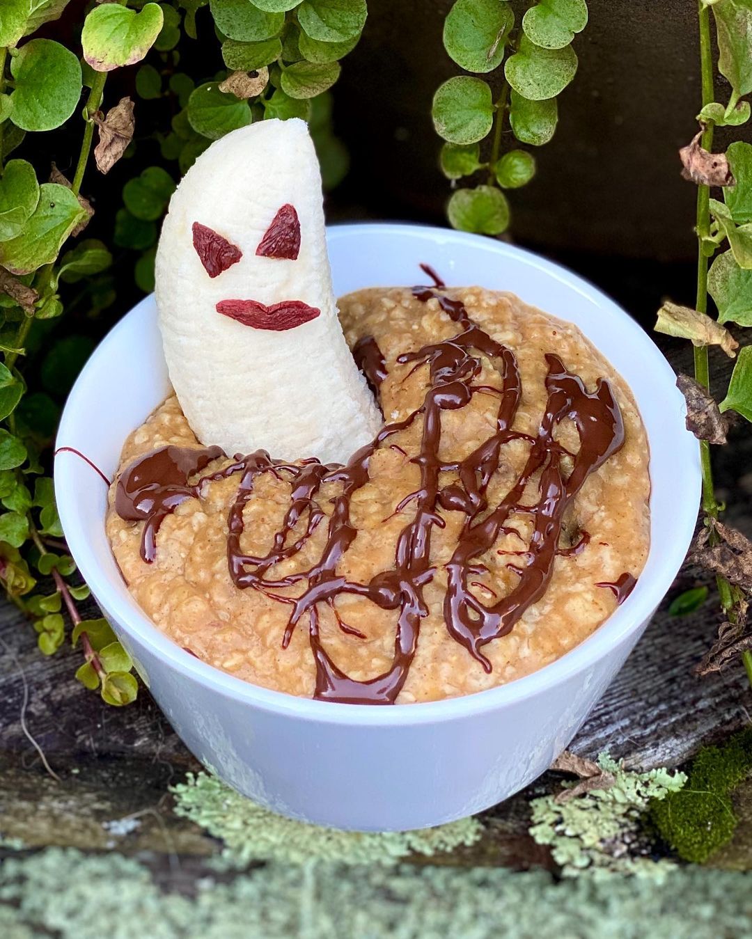 Pumpkin Oatmeal with Banana Chocolate Drizzle