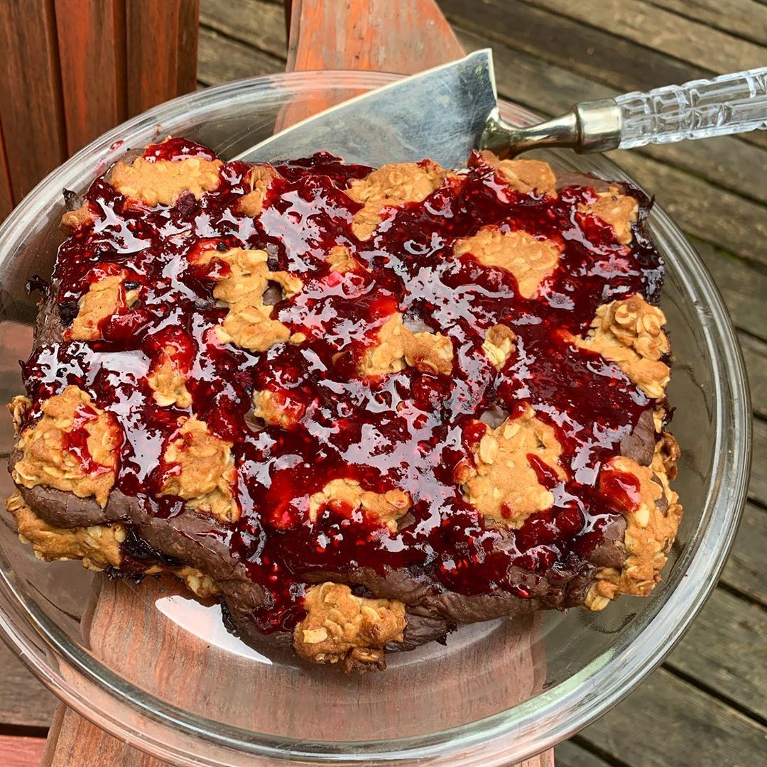 Vegan Peanut Butter and Jelly Oat Bars