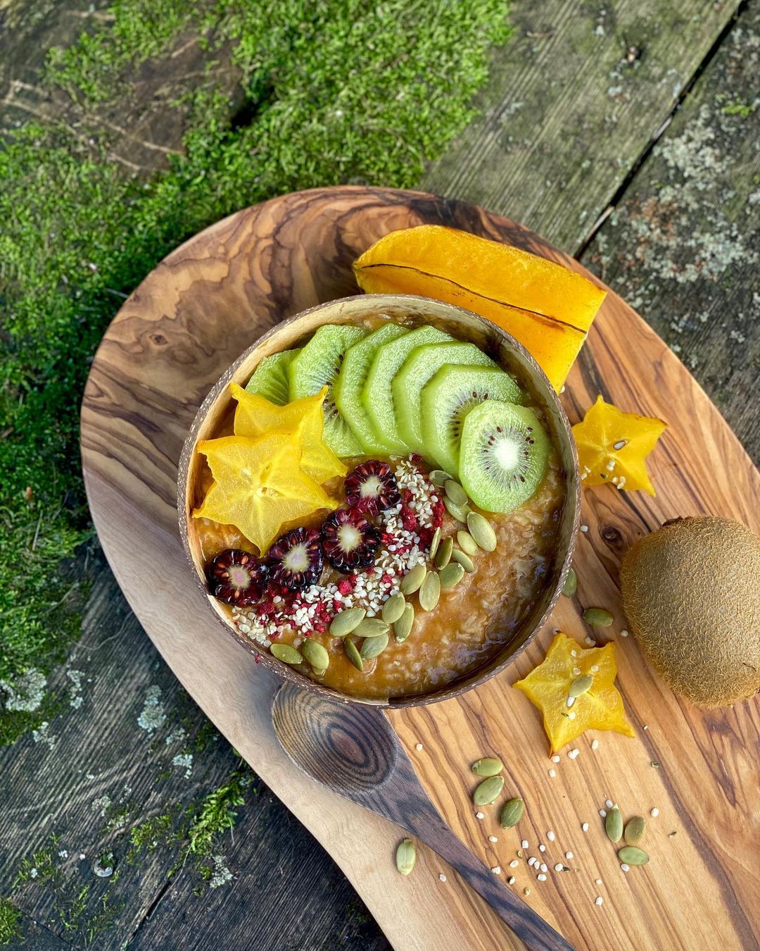 Pumpkin Oatmeal Bowl with Fresh Toppings