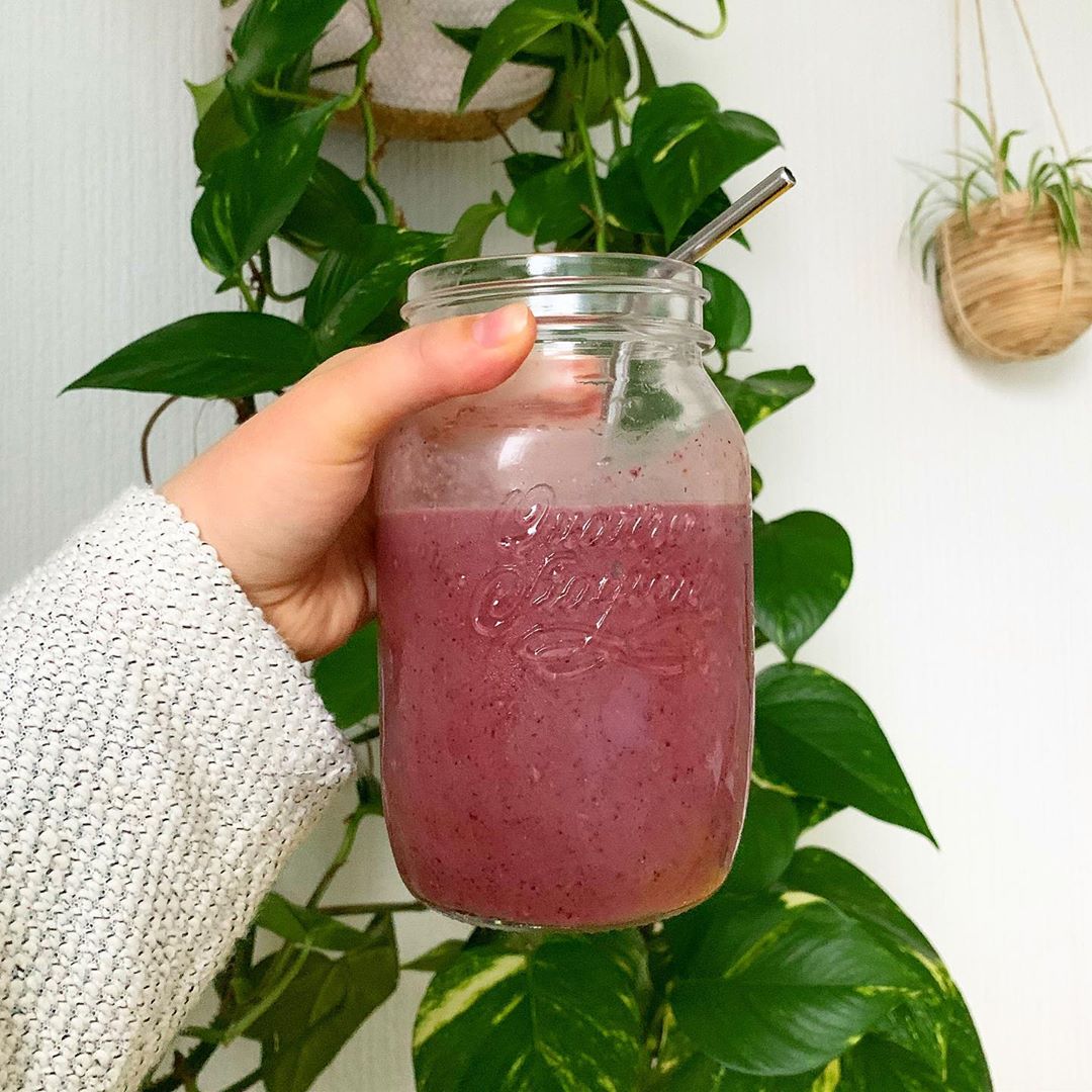 Refreshing Vegan Banana Blueberry Smoothie