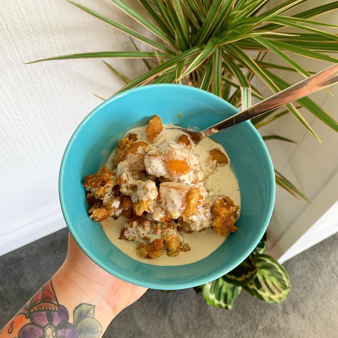 Easy Vegan Apple Crumble Dessert