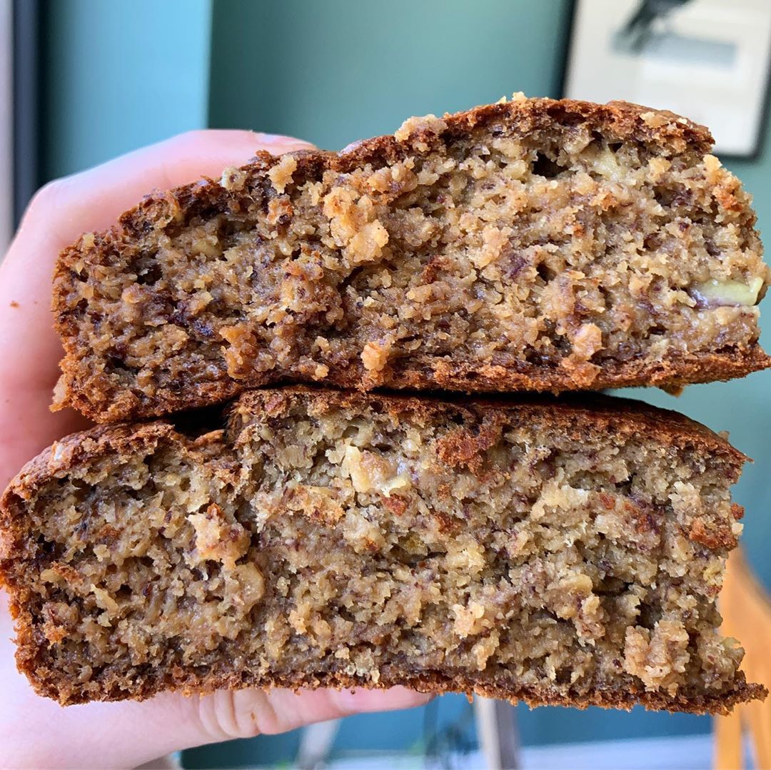 Vegan Banana Bread with Oats and Cinnamon