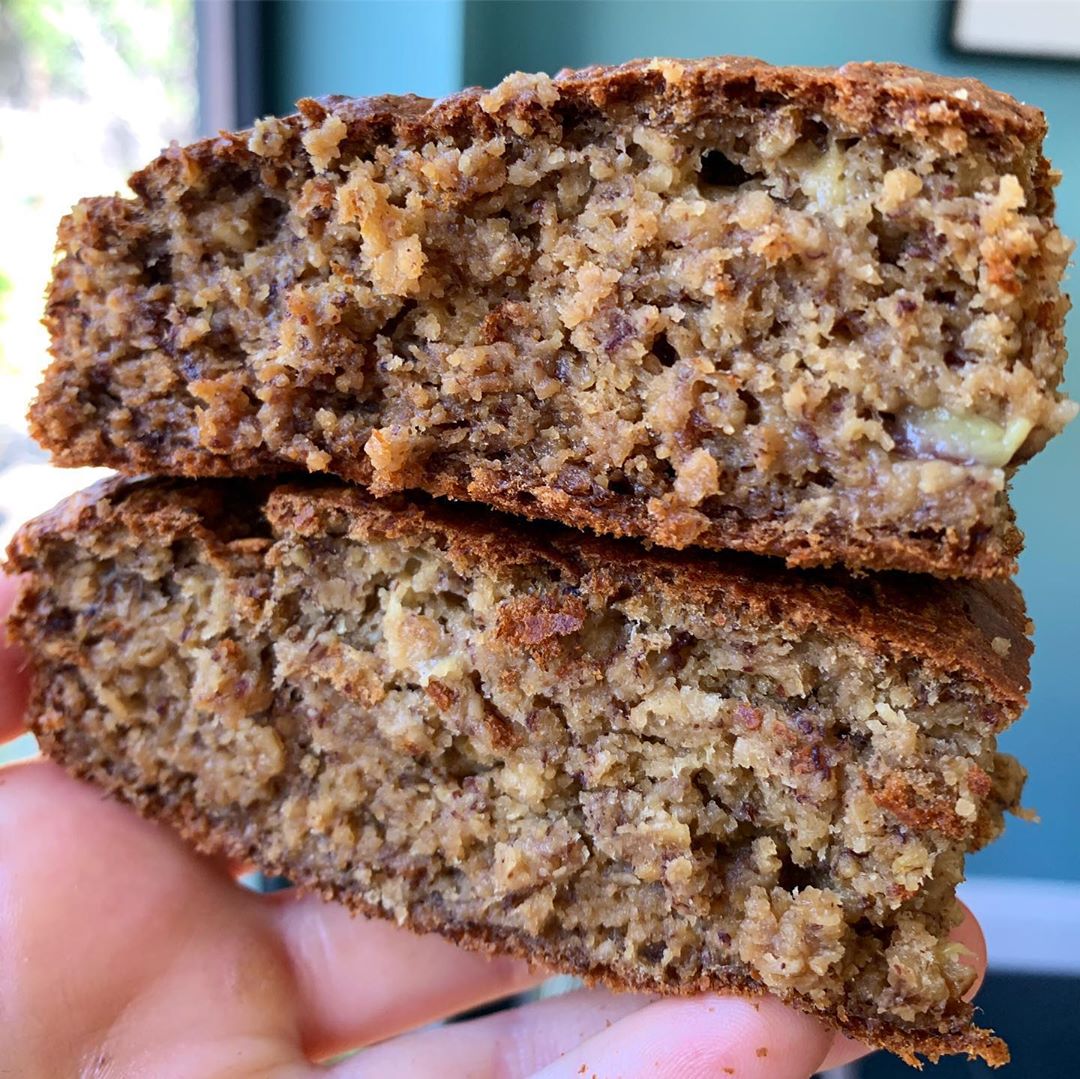 Vegan Banana Bread with Oats and Cinnamon