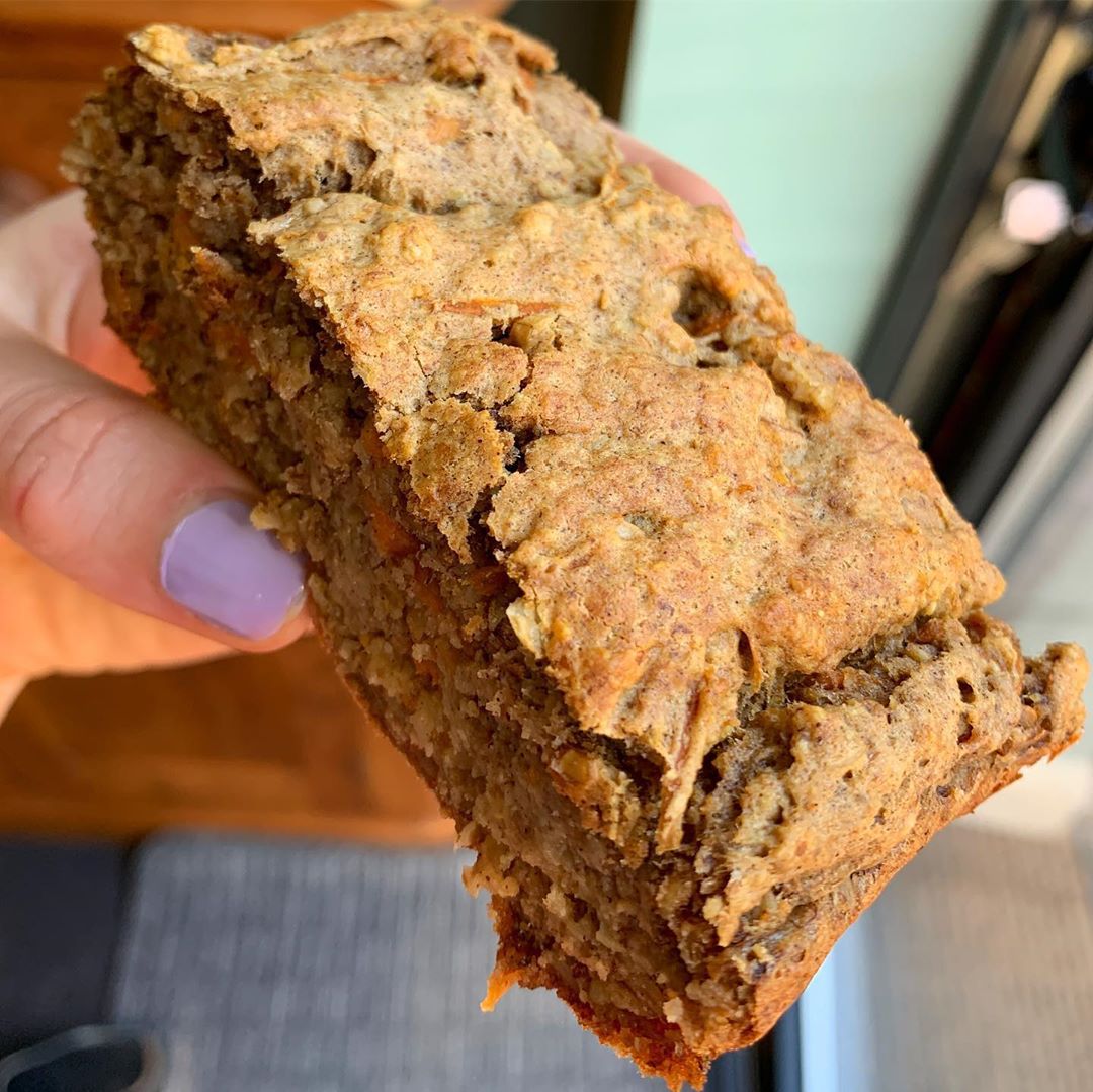 Simple Carrot Cake Bars with Oats and Spices
