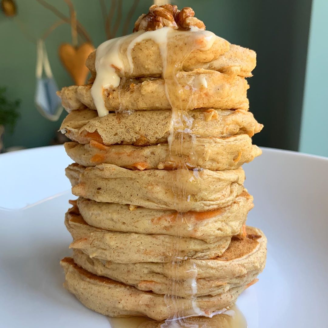 Vegan Carrot Cake Pancakes with Yoghurt Topping