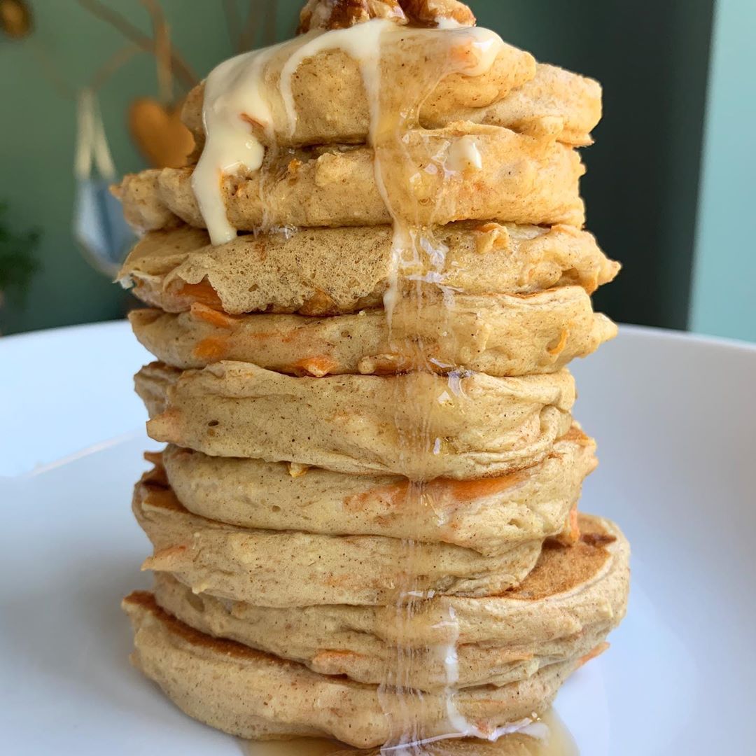 Vegan Carrot Cake Pancakes with Yoghurt Topping