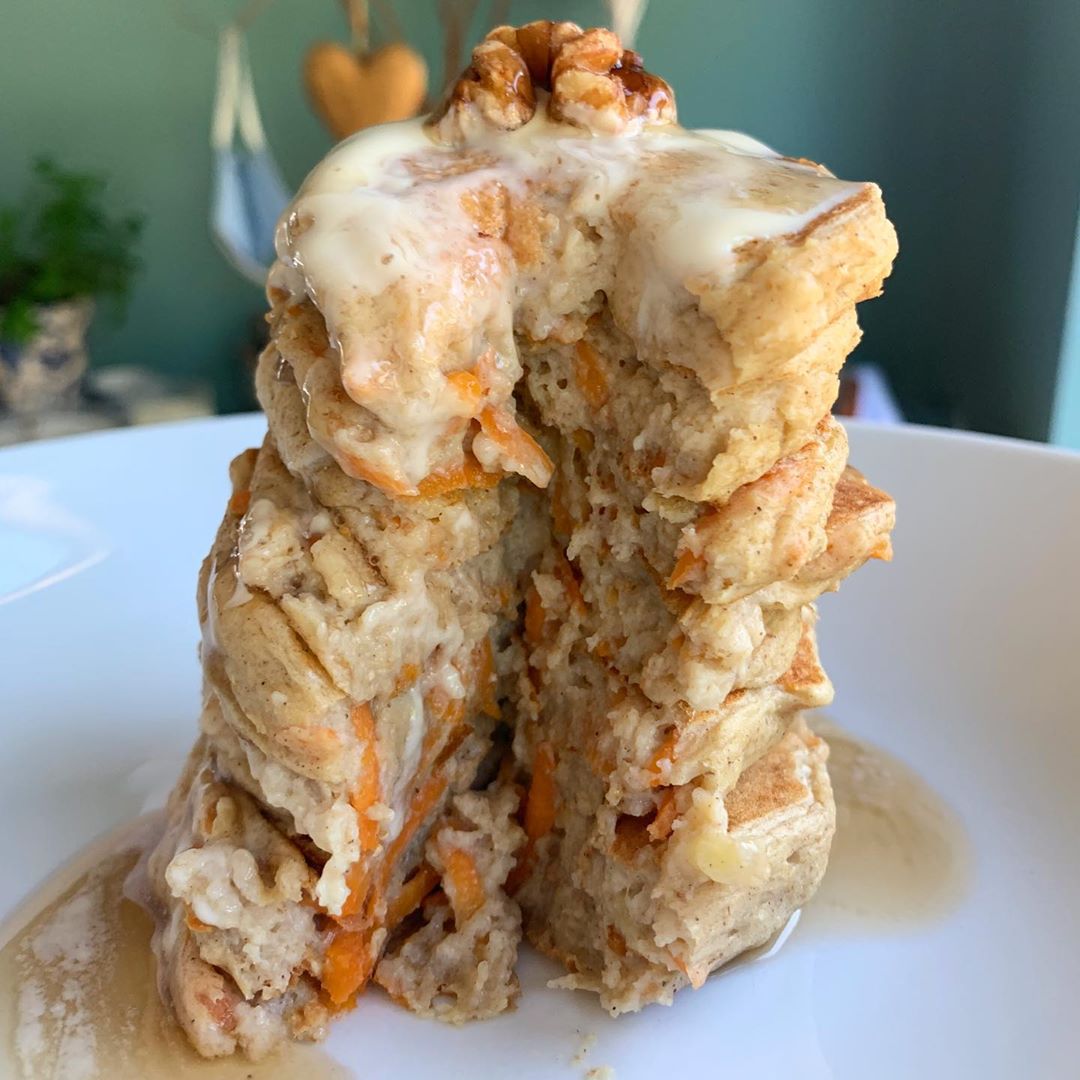 Vegan Carrot Cake Pancakes with Yoghurt Topping