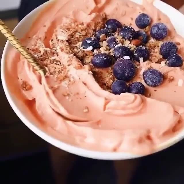 Easy Three-Ingredient Papaya Nice Cream