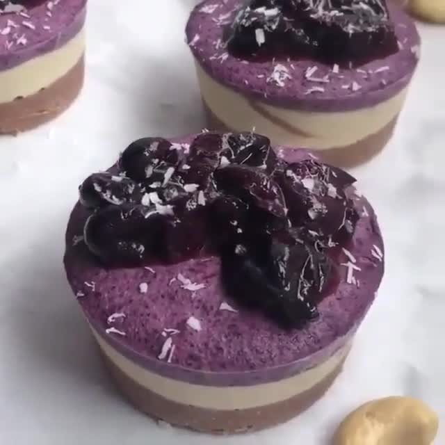 Vegan Blueberry Cheesecakes