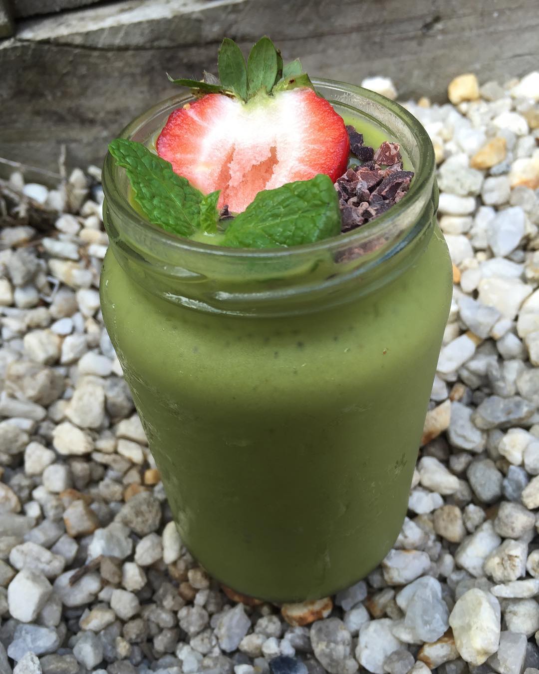 Healthy Matcha Mint Smoothie with Banana and Mint