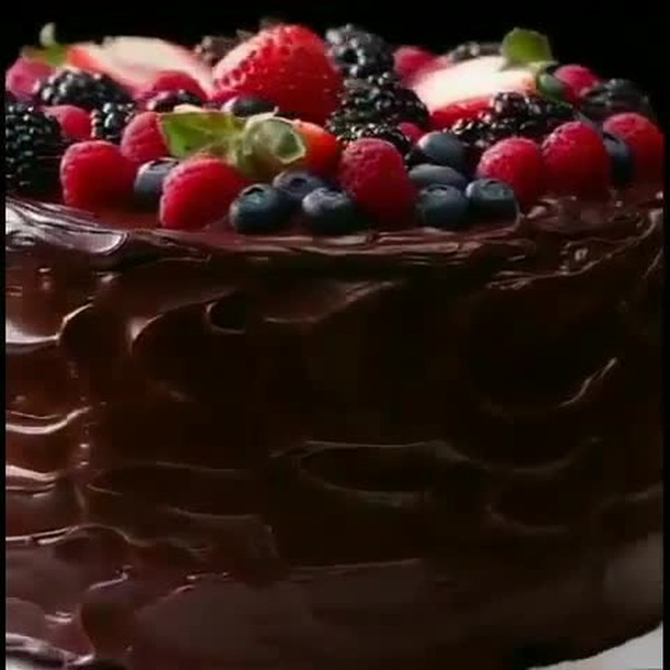 Fudgiest Vegan Chocolate Cake