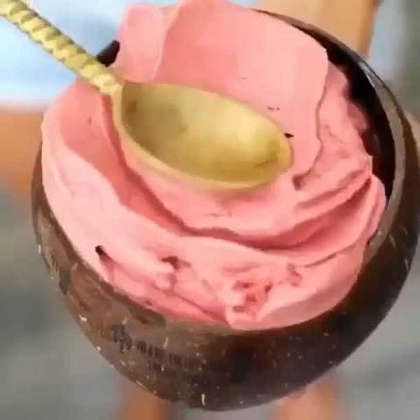 Perfect Frozen Fruit Smoothie with Bananas and Nut Milk