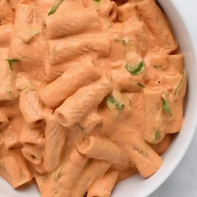 Creamy Tomato Cashew Rigatoni