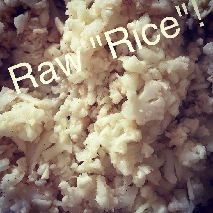 Raw Cauliflower Rice with Vinegar and Lemon