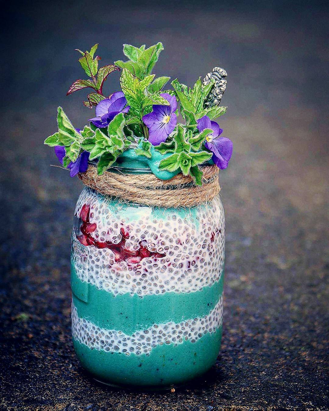 Healthy Spinach Banana Smoothie with Chia Pudding