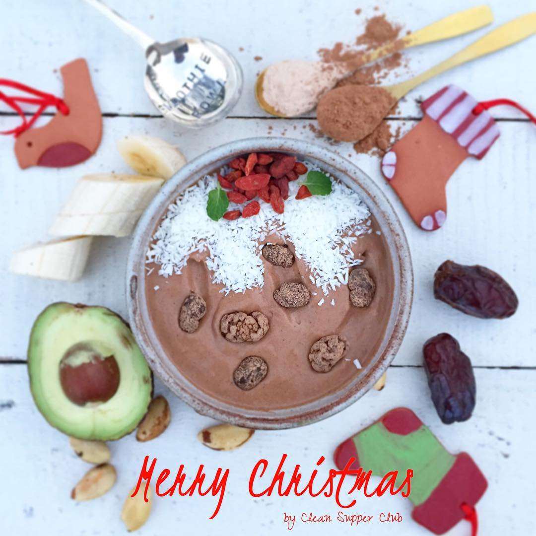 Christmas Pudding Smoothie Bowl