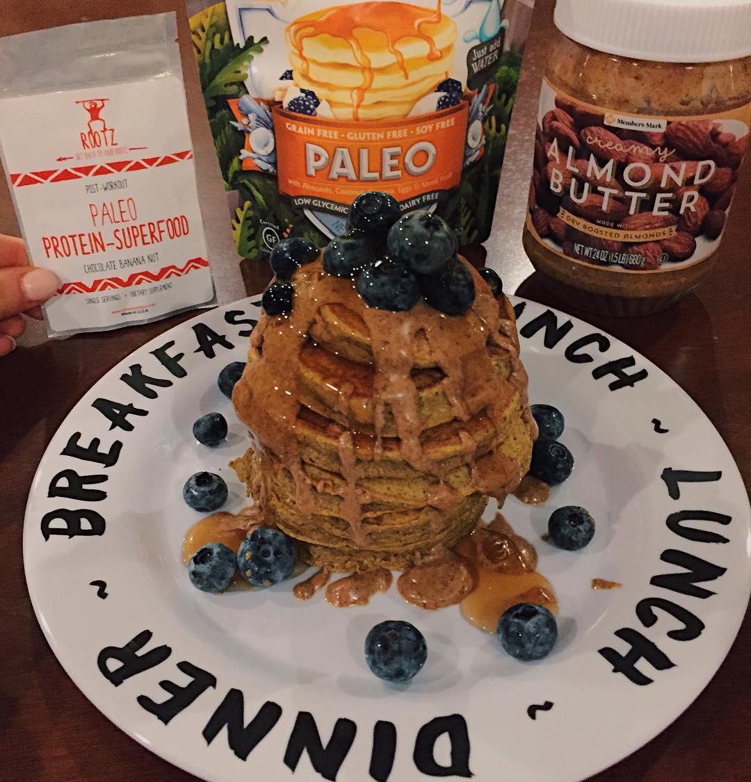 Fluffy Paleo Pumpkin Protein Pancakes