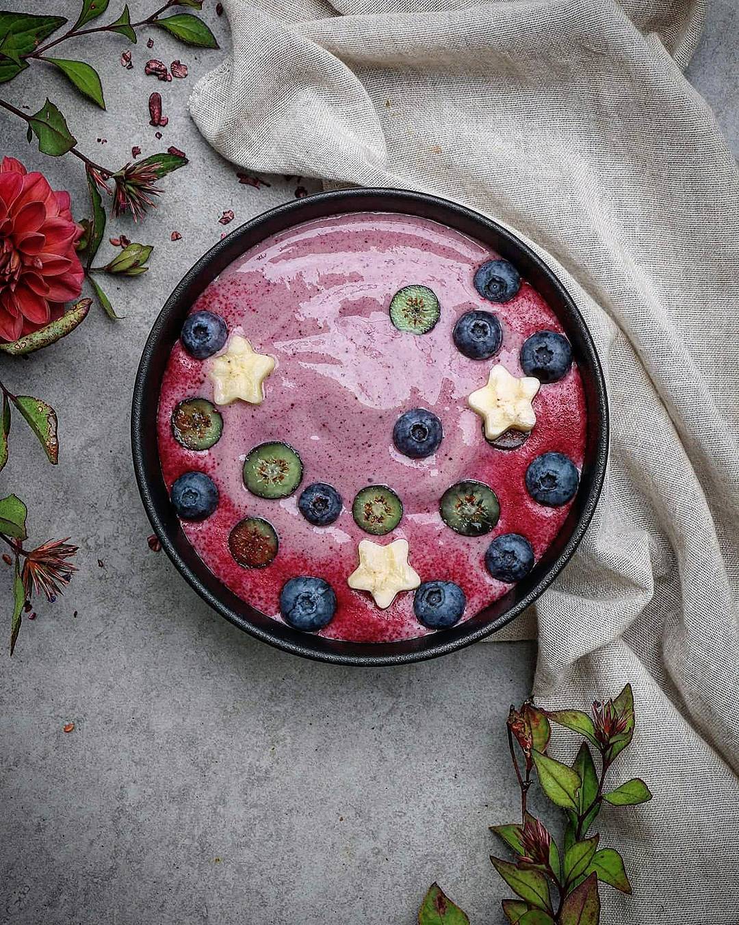 Healthy Strawberry Banana Acai Smoothie Bowl