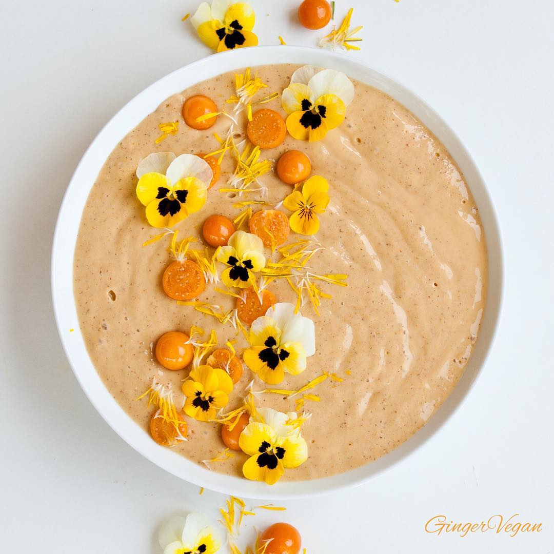 Mango Huel Bowl with Papaya and Turmeric