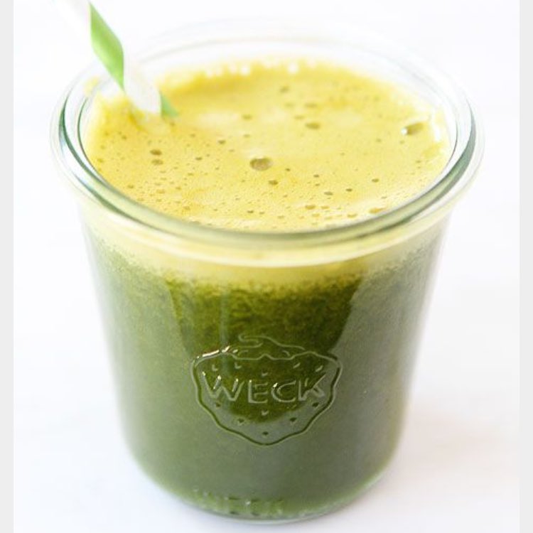 Protein-Packed Pea Spinach Banana Smoothie