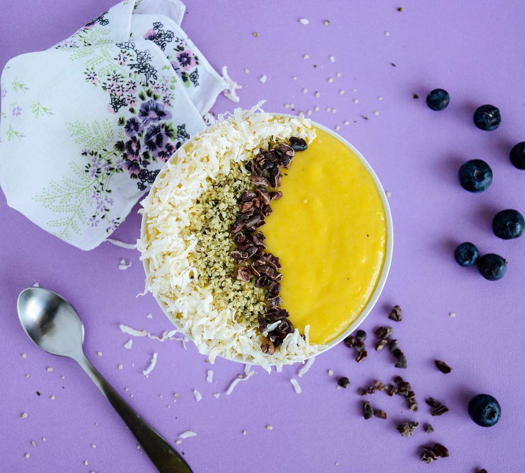 Tropical Summer Smoothie Bowl