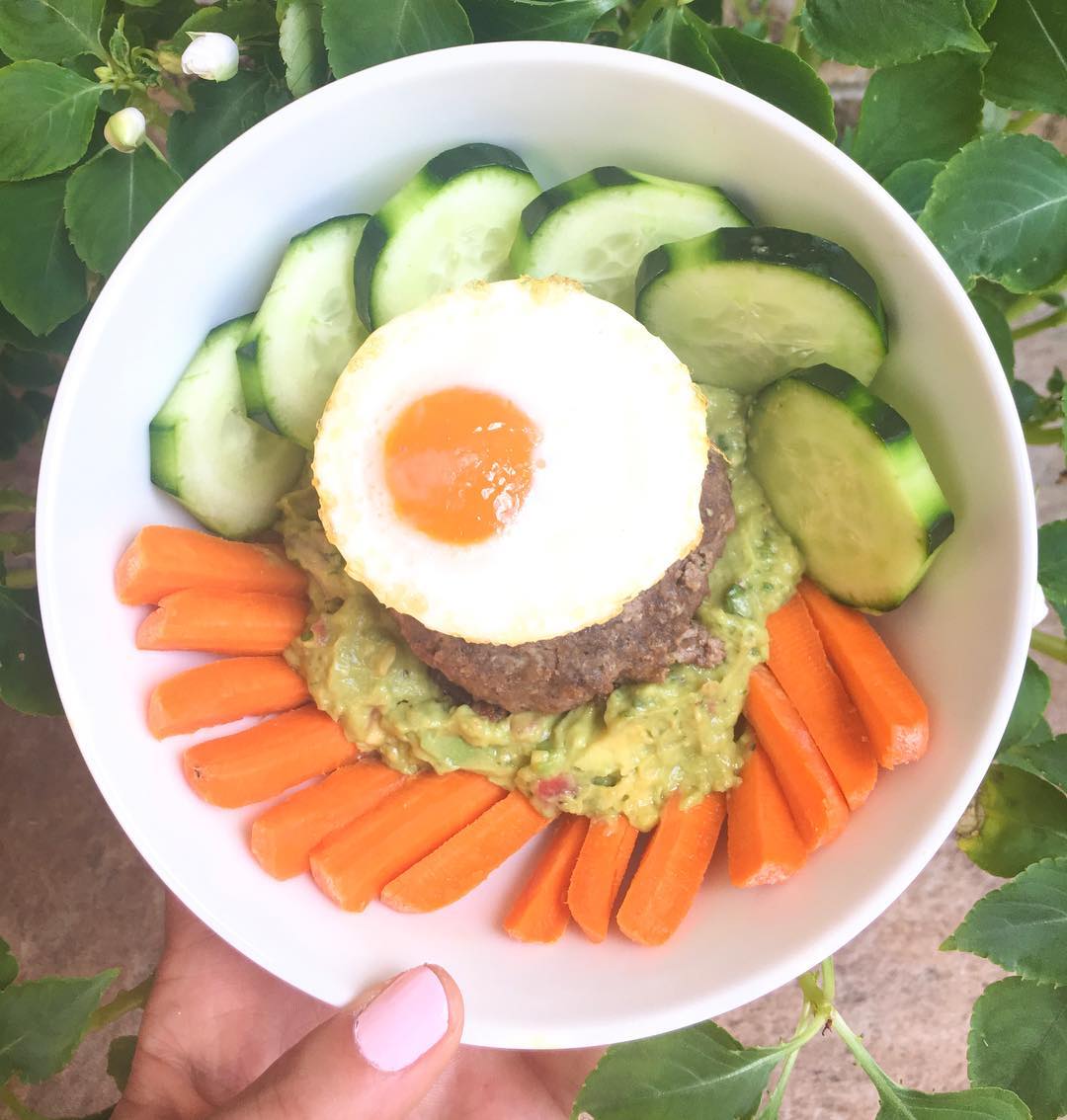 Breadless Burger Bowl with Guacamole and Veggies