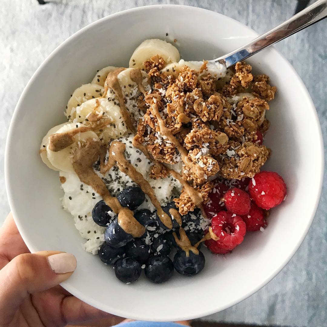 Greek Yogurt Breakfast Bowl with Fruits