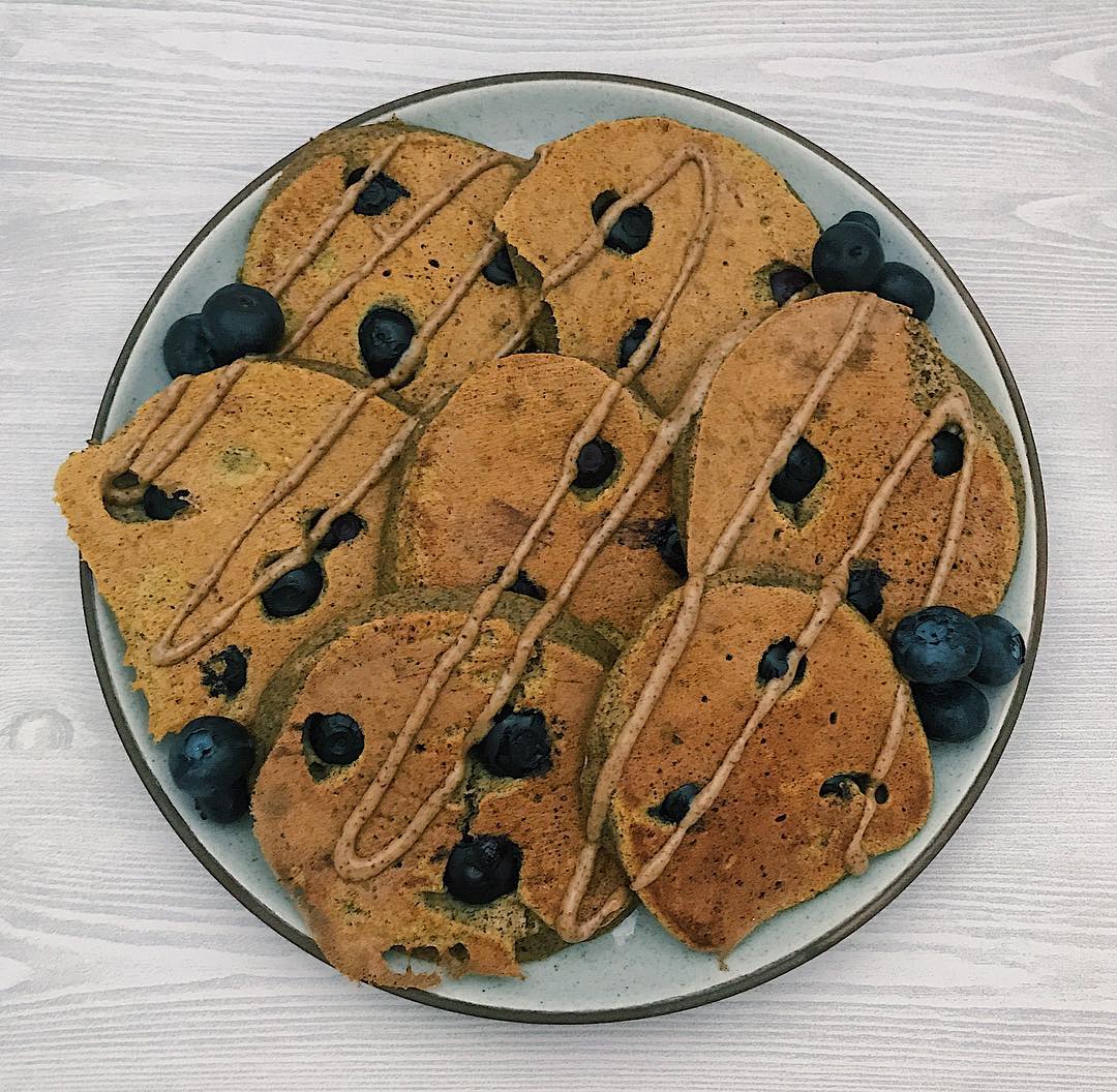 Easy Homemade Blueberry Pancakes