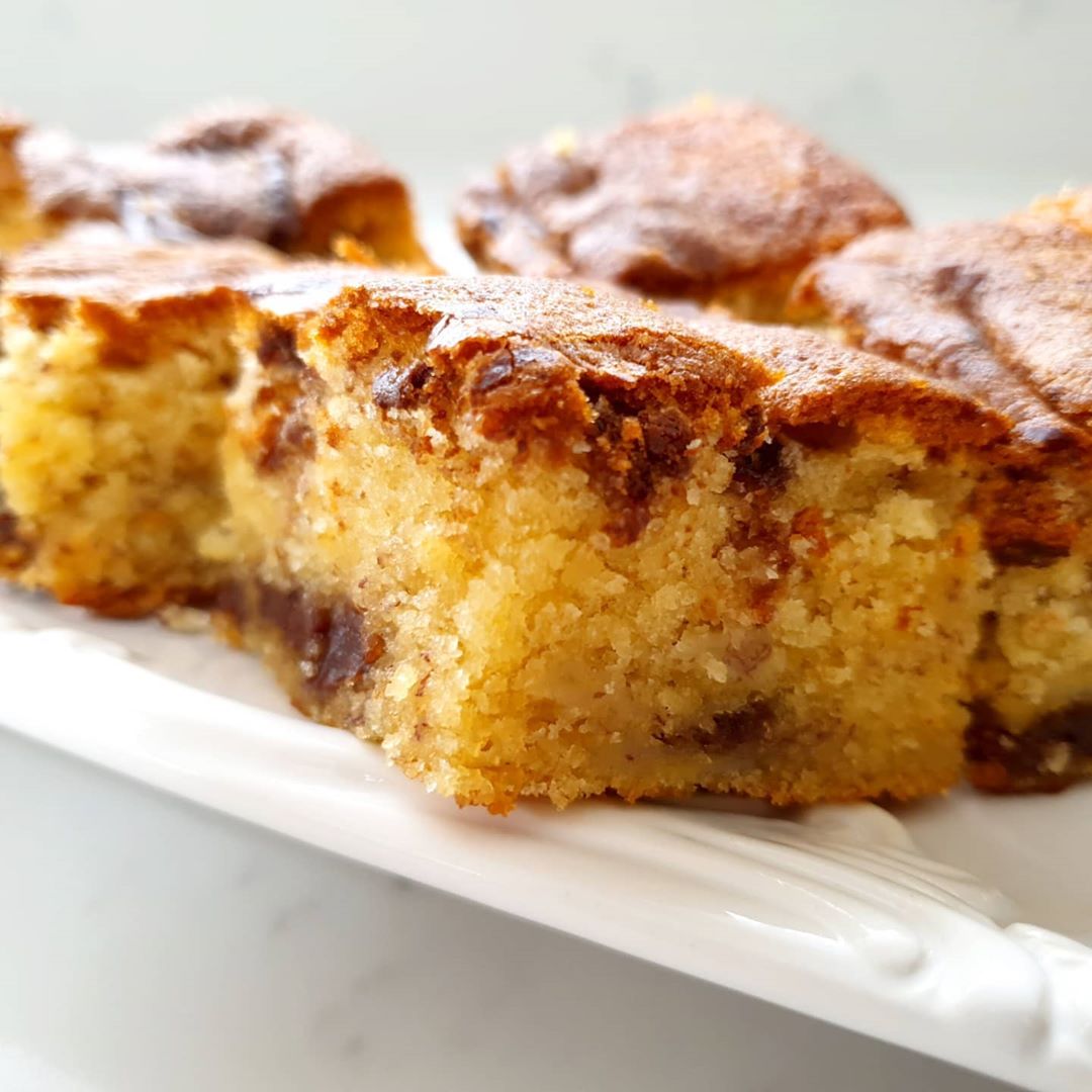 Banana and Chocolate Ganache Cake
