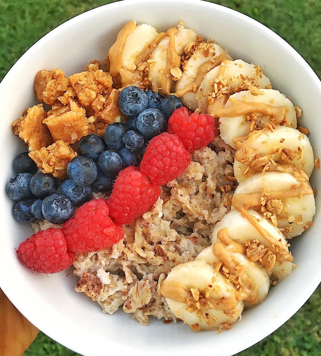 Protein Oats Breakfast with Egg Whites and Toppings