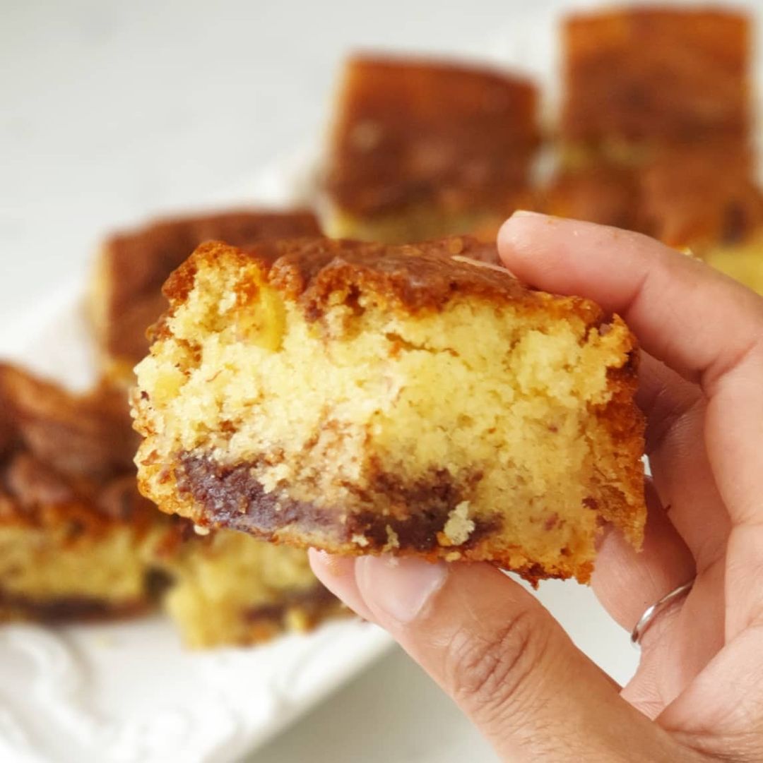 Banana and Chocolate Ganache Cake