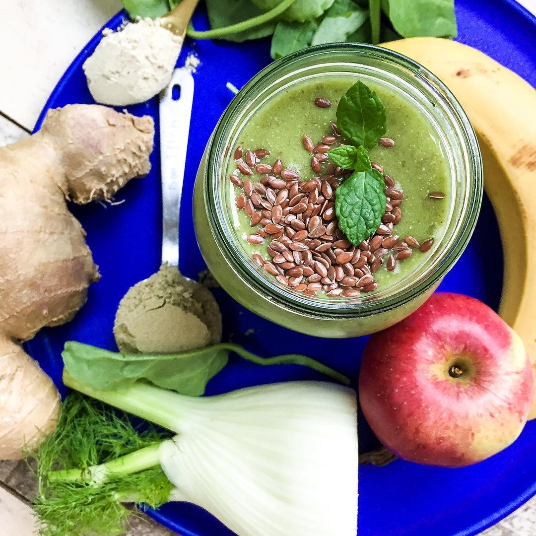 Green Smoothie with Banana and Ginger