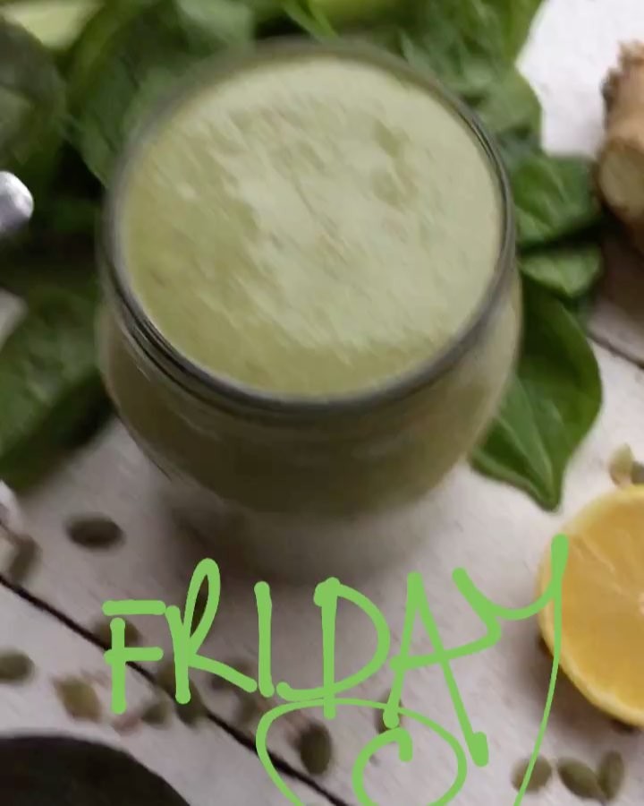 Calming Green Smoothie with Fresh Ingredients