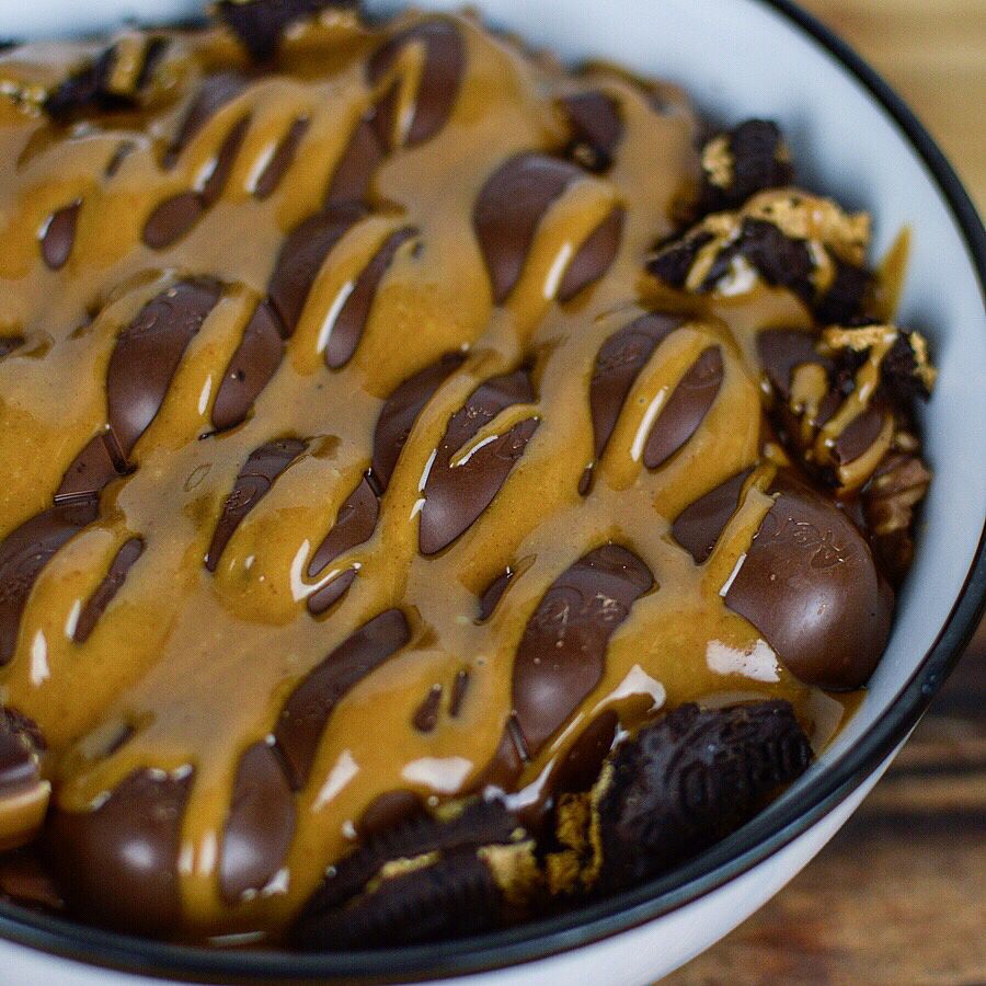 Aero and Biscoff Protein Oatmeal Bowl