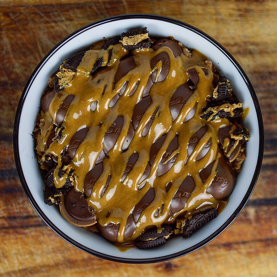 Aero and Biscoff Protein Oatmeal Bowl