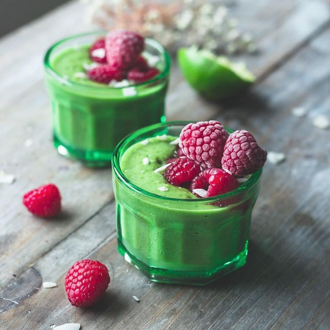 Healthy Green Smoothie with Pineapple and Greens