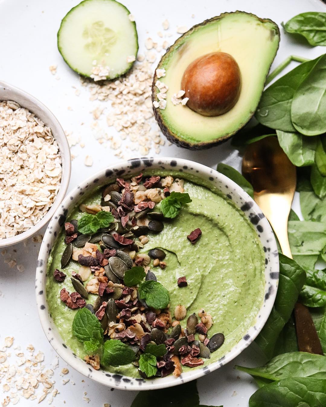 Green Vegan Smoothie Bowl for Veganuary