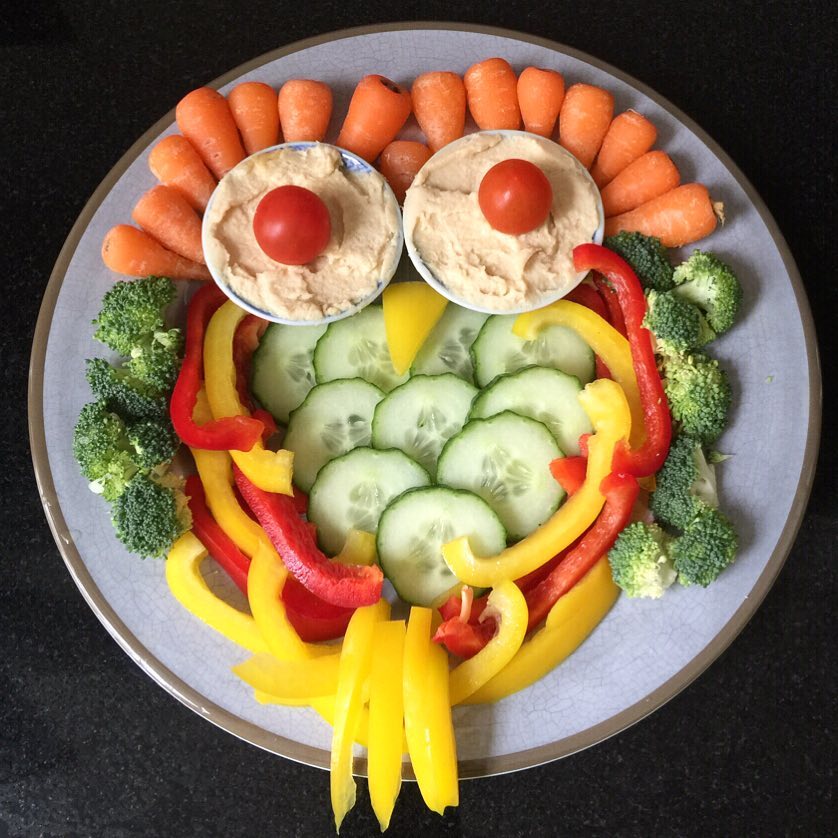 Healthy Hummus Dip with Vegetables