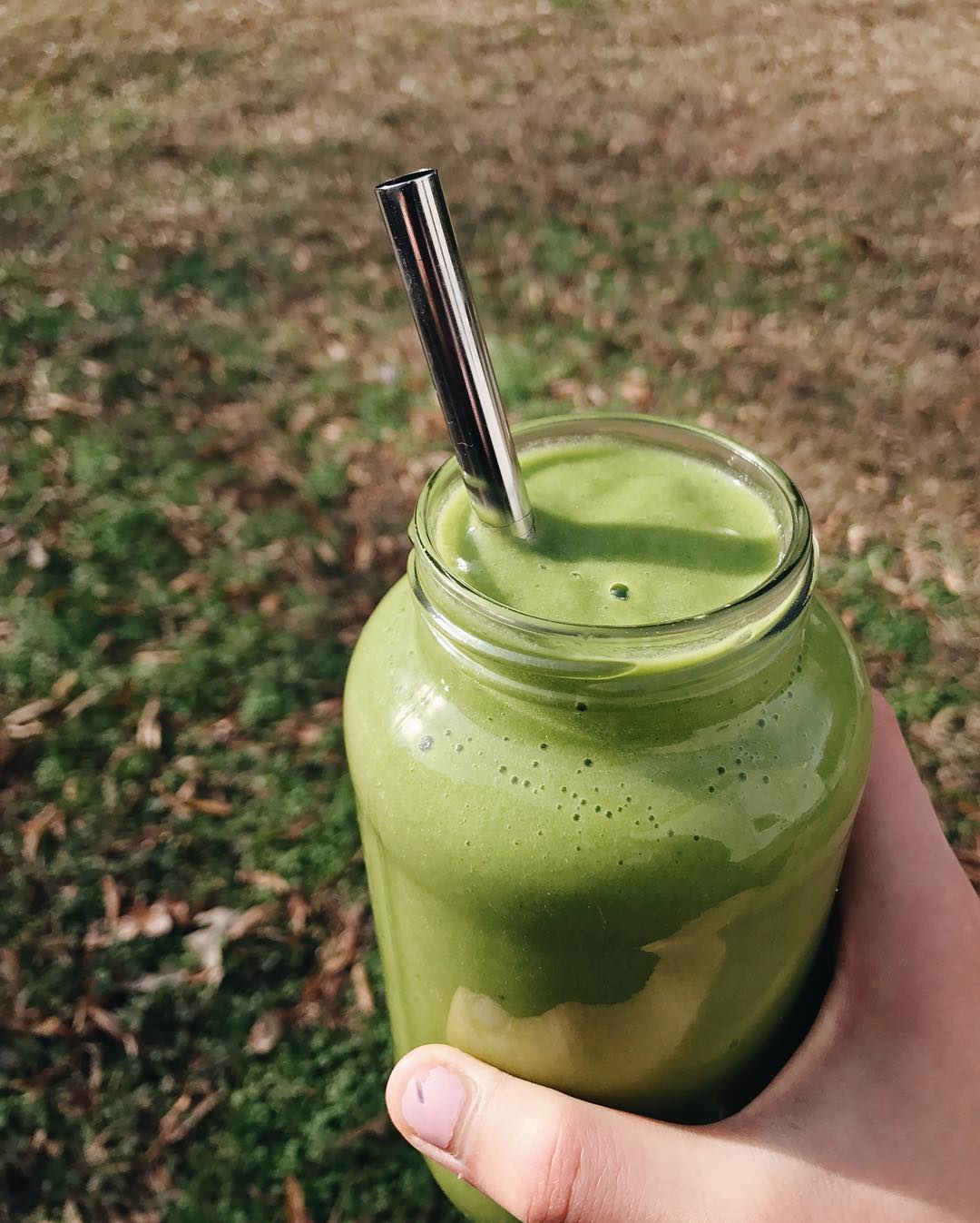 Green Smoothie with Mango and Banana